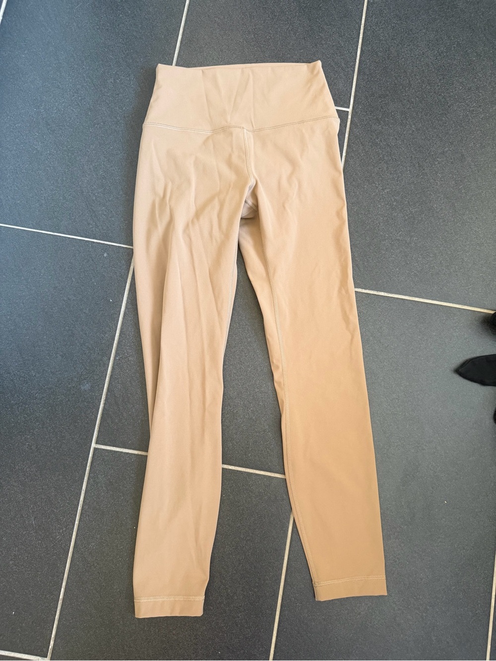 Amazon HeyNuts size small Women's High-Waist Leggings Tan 25”